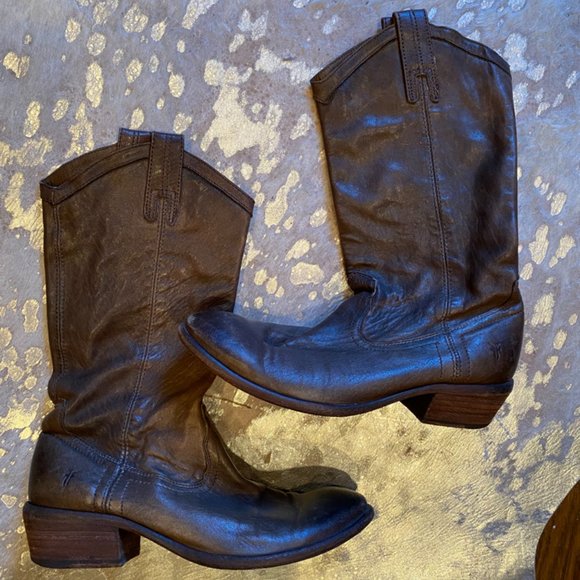 Frye Carson Pull On Boots - Picture 2 of 7